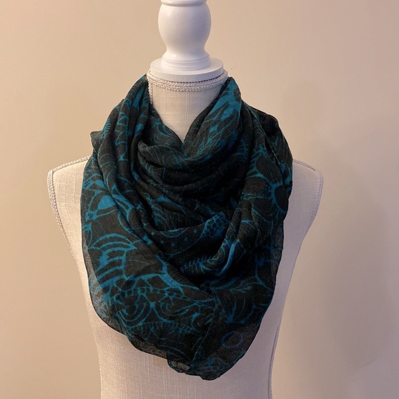 Vintage Gauze women’s Infinity, loop semi sheer scarf 💯 acrylic One Size - Picture 2 of 12